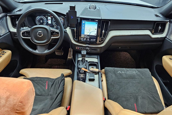 2020 Volvo XC60 с пробегом 48 587 км