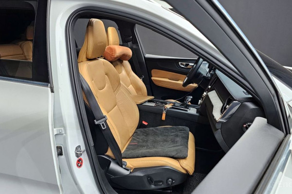 2020 Volvo XC60 с пробегом 48 587 км