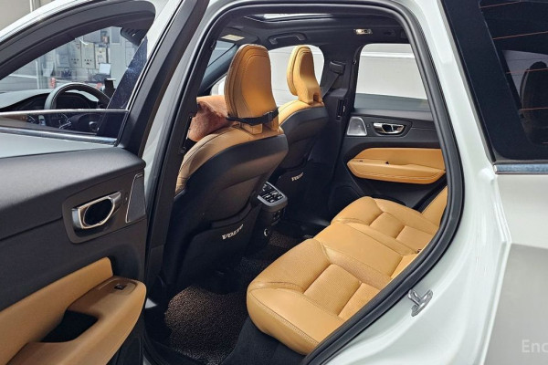 2020 Volvo XC60 с пробегом 48 587 км