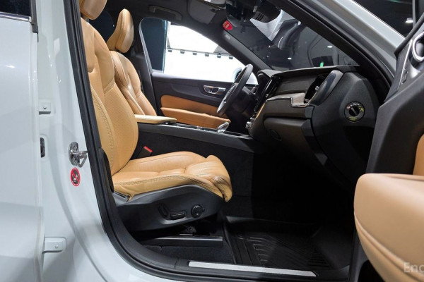 2022 Volvo XC60 с пробегом 53 457 км