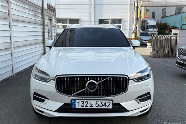 2021 Volvo XC60 с пробегом 83 000 км