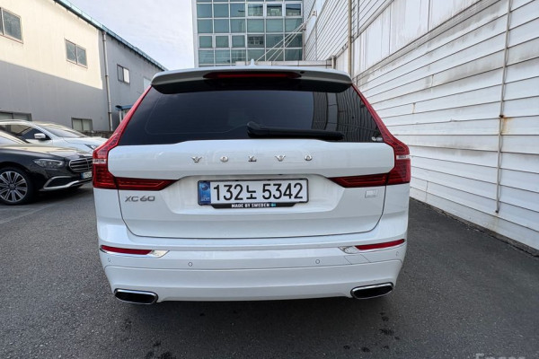 2021 Volvo XC60 с пробегом 83 000 км