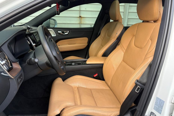 2021 Volvo XC60 с пробегом 83 000 км