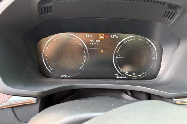 2021 Volvo XC60 с пробегом 83 000 км