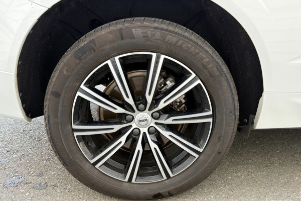 2021 Volvo XC60 с пробегом 83 000 км