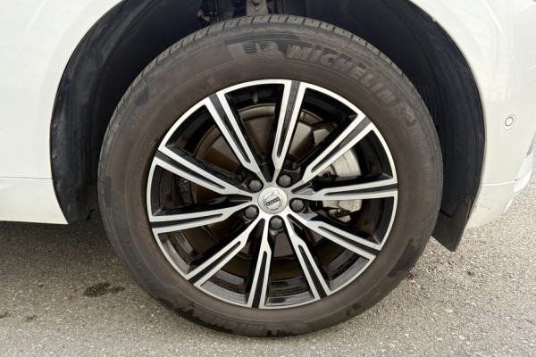 2021 Volvo XC60 с пробегом 83 000 км