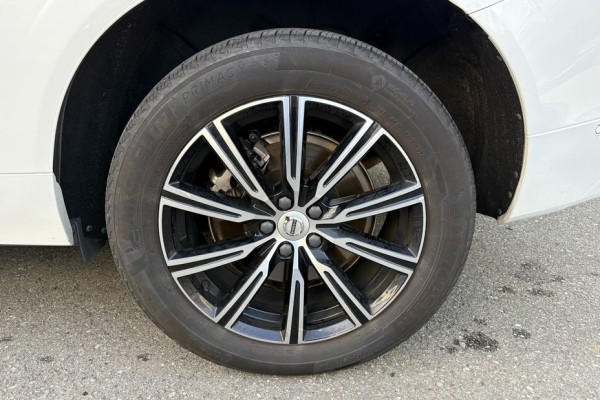 2021 Volvo XC60 с пробегом 83 000 км