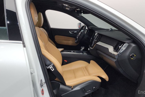 2019 Volvo XC60 с пробегом 141 680 км