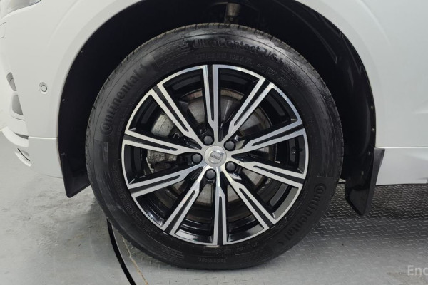 2020 Volvo XC60 с пробегом 63 470 км