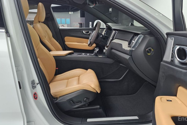 2020 Volvo XC60 с пробегом 63 470 км