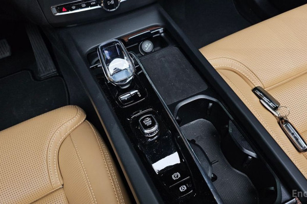 2024 Volvo XC60 с пробегом 10 249 км