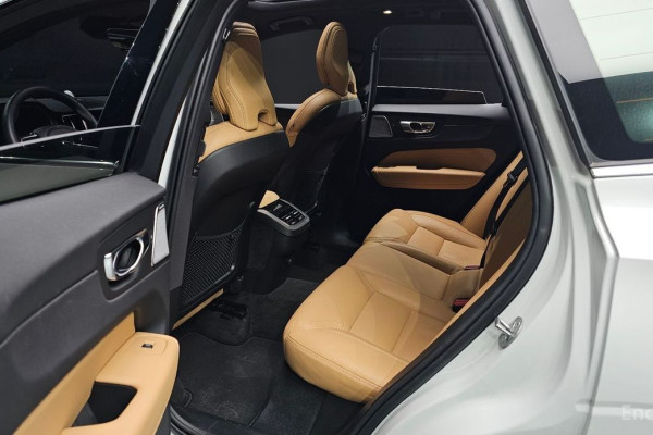 2024 Volvo XC60 с пробегом 10 249 км