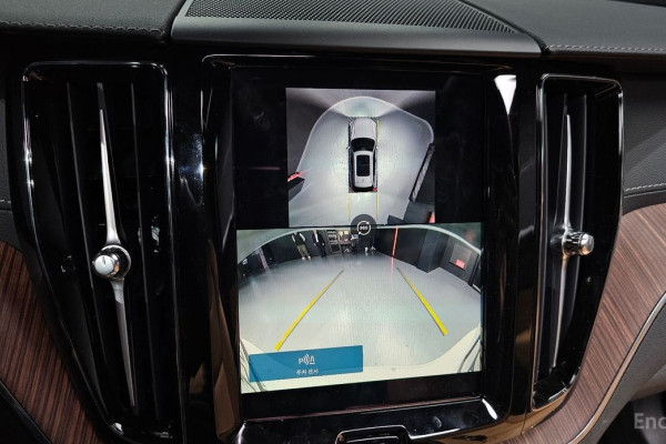 2024 Volvo XC60 с пробегом 10 249 км