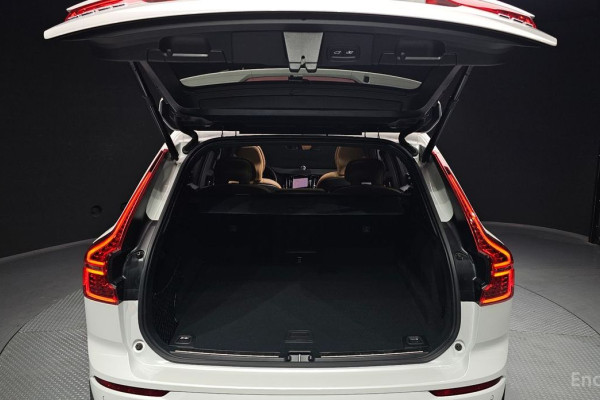 2024 Volvo XC60 с пробегом 10 249 км