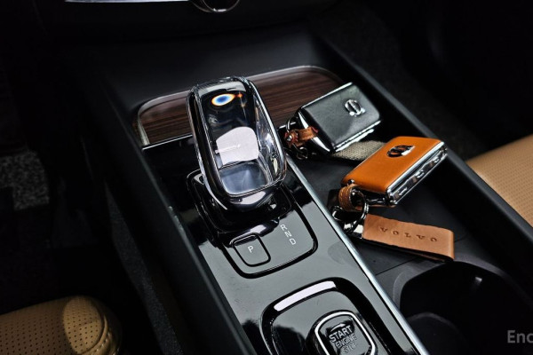 2021 Volvo XC60 с пробегом 44 513 км