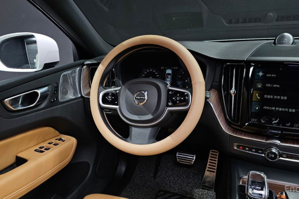 2021 Volvo XC60 с пробегом 44 513 км