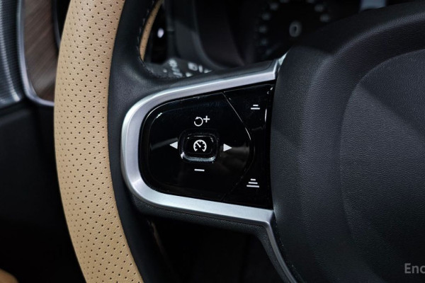 2021 Volvo XC60 с пробегом 44 513 км