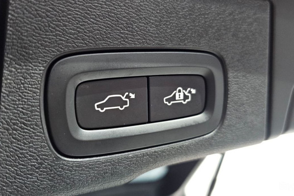 2021 Volvo XC60 с пробегом 44 513 км