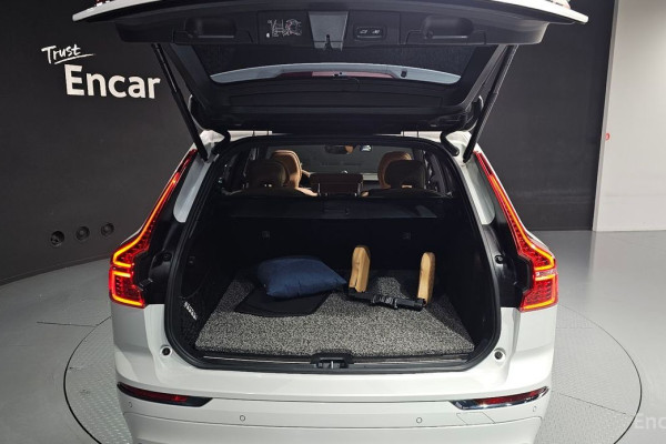 2021 Volvo XC60 с пробегом 44 513 км