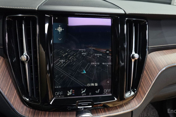 2021 Volvo XC60 с пробегом 44 513 км