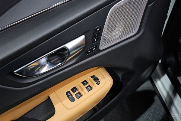 2021 Volvo XC60 с пробегом 44 513 км