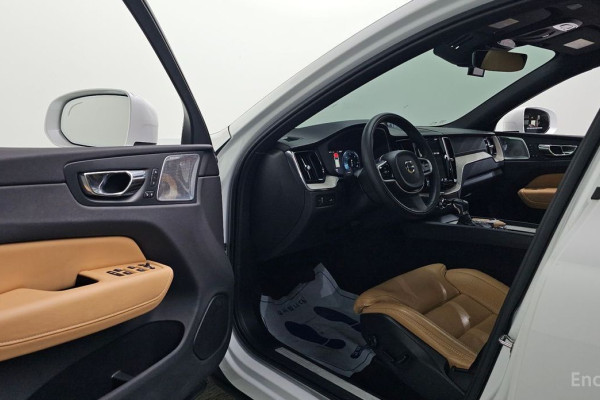 2019 Volvo XC60 с пробегом 67 204 км