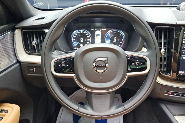 2019 Volvo XC60 с пробегом 67 204 км