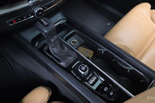 2020 Volvo XC60 с пробегом 103 187 км