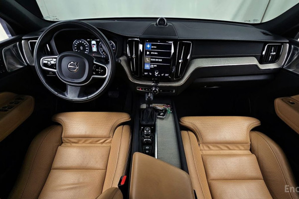 2020 Volvo XC60 с пробегом 62 840 км