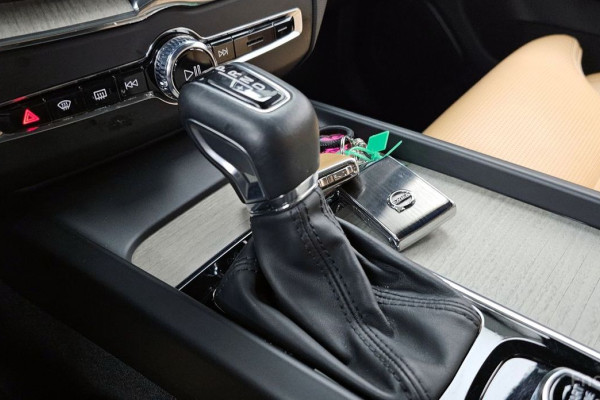 2020 Volvo XC60 с пробегом 62 840 км