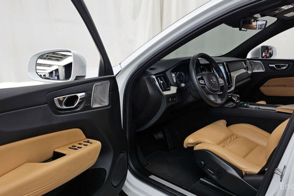 2020 Volvo XC60 с пробегом 62 840 км