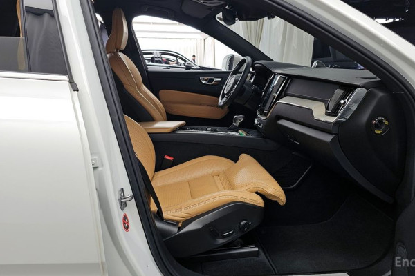 2020 Volvo XC60 с пробегом 62 840 км