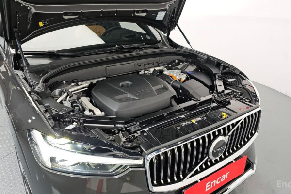 2024 Volvo XC60 с пробегом 17 655 км