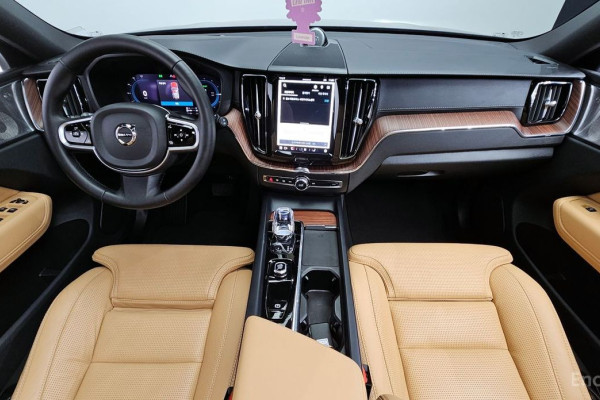 2024 Volvo XC60 с пробегом 17 655 км