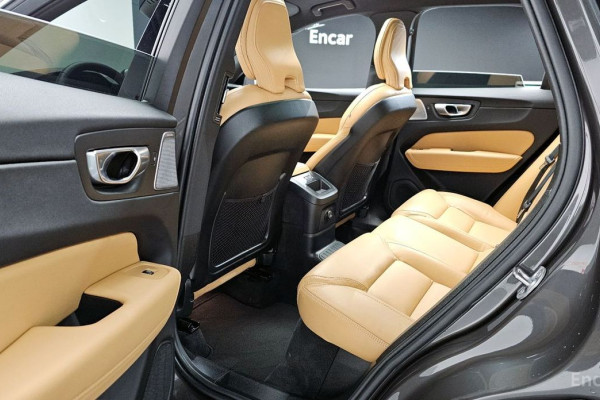 2024 Volvo XC60 с пробегом 17 655 км