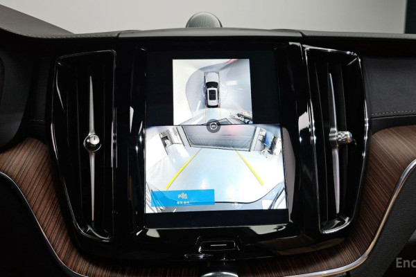 2024 Volvo XC60 с пробегом 17 655 км