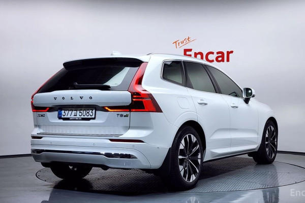 2025 Volvo XC60 с пробегом 2 395 км