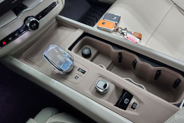 2025 Volvo XC60 с пробегом 2 395 км