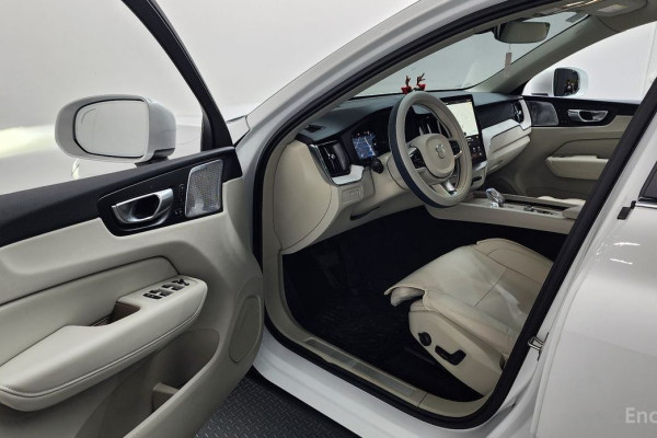 2025 Volvo XC60 с пробегом 2 395 км