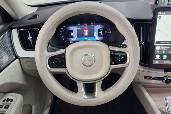 2025 Volvo XC60 с пробегом 2 395 км