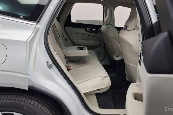 2025 Volvo XC60 с пробегом 2 395 км