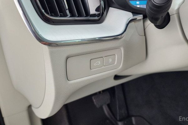 2025 Volvo XC60 с пробегом 2 395 км