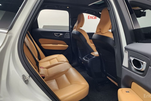 2023 Volvo XC60 с пробегом 20 930 км