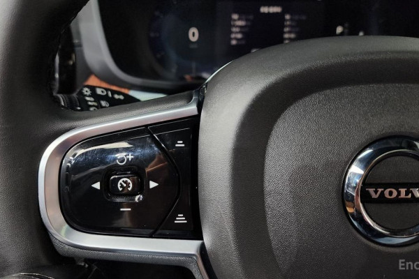 2023 Volvo XC60 с пробегом 20 930 км