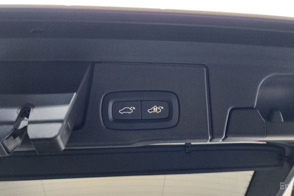 2023 Volvo XC60 с пробегом 20 930 км