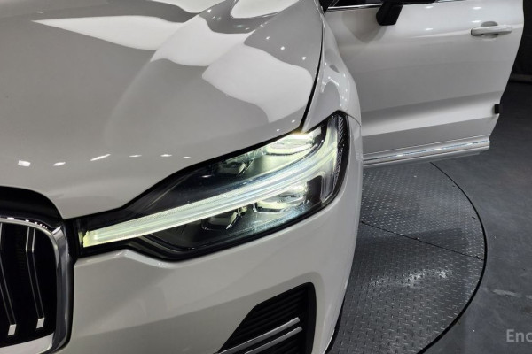 2023 Volvo XC60 с пробегом 20 930 км