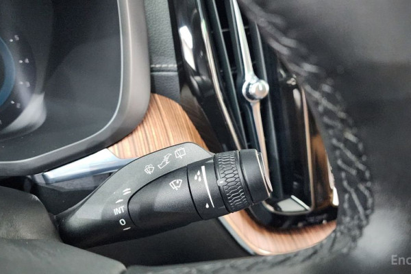 2023 Volvo XC60 с пробегом 20 930 км