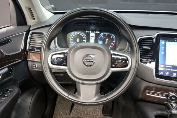 2019 Volvo XC90 с пробегом 110 739 км