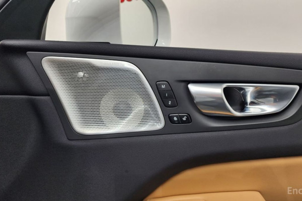 2023 Volvo XC60 с пробегом 20 930 км