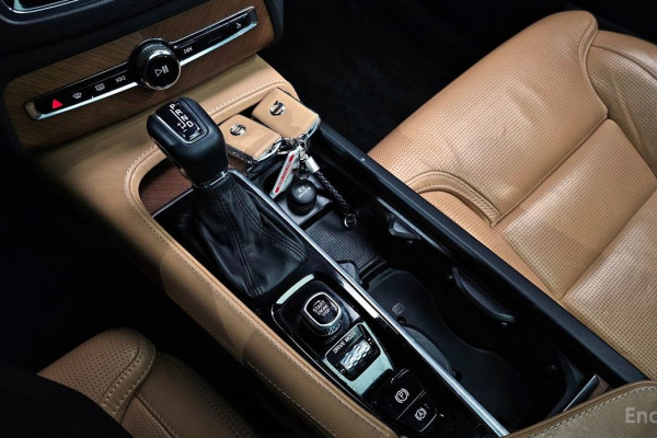 2019 Volvo XC90 с пробегом 107 283 км